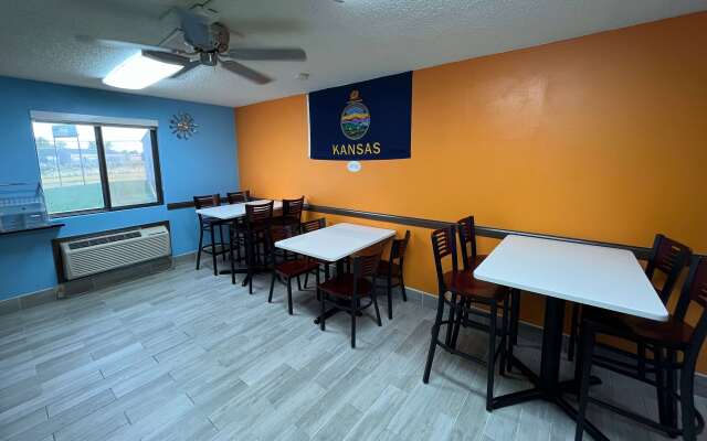 Super 8 by Wyndham Emporia