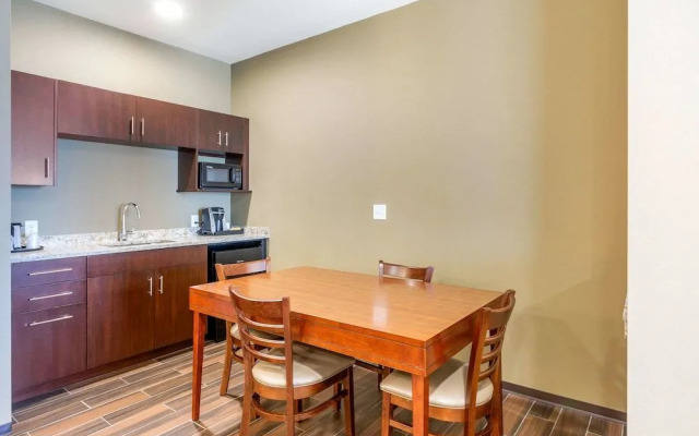 Comfort Suites Burlington Near I-5