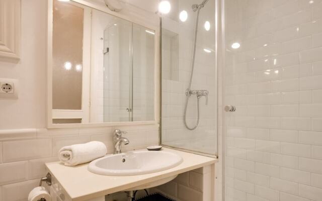 Amazing 3bdr W/balcony in Lesseps