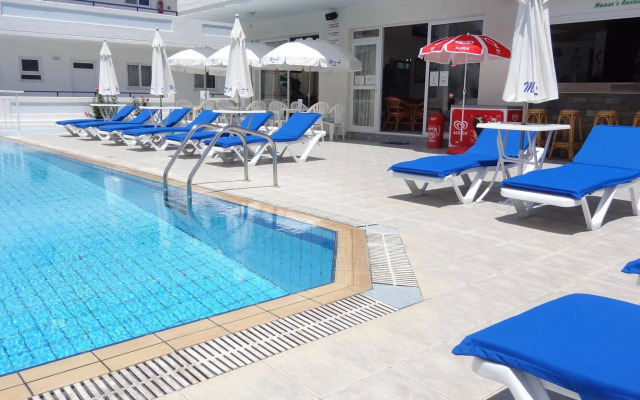 Michalis Studios & Apartments