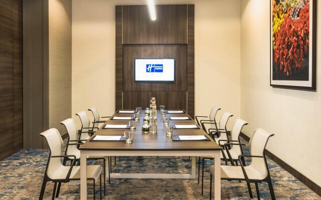 Holiday Inn Express Kolkata Airport by IHG