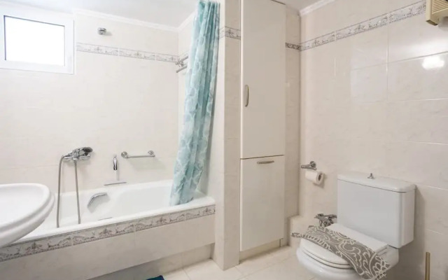 The White Marble Luxury City Apt