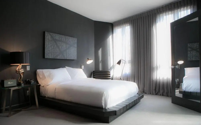 Tuck Hotel