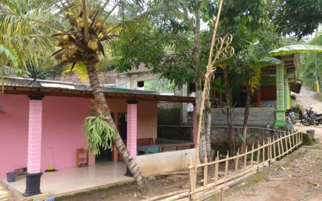 Klakat Bambu Homestay - Hostel