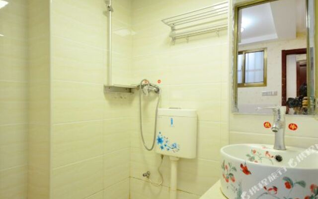Hankou Holiday Apartment Hotel