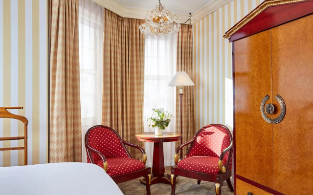 Orchard Hotel