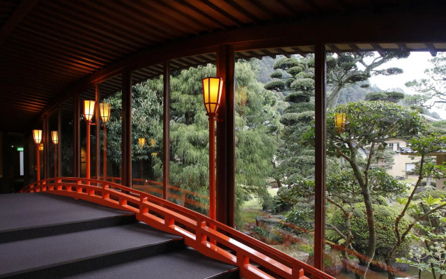 Yuraku