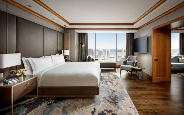 The Ritz-Carlton, Toronto
