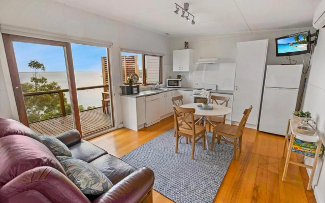 Lakescapes Cottage - 180 Degree Panoramic Views – Guest Rooms – Metung
