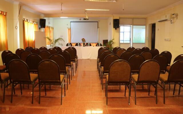 Hotel Bashyam Park