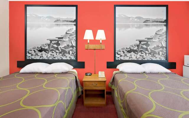 Super 8 by Wyndham Mound City