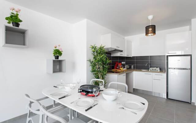 Accommodation with Parking near Paris