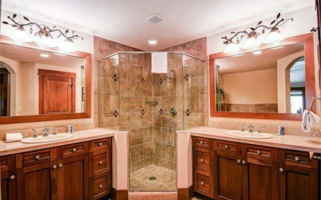 Premier 4 Bedroom Ski in, Ski out Lone Eagle Condo With the Best Access to Skiing in Keystone