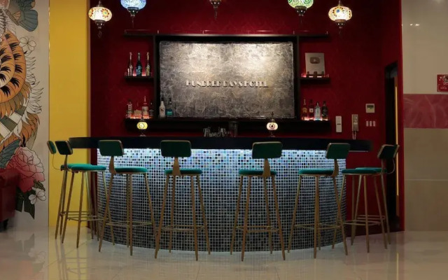 Hundred Days Hotel