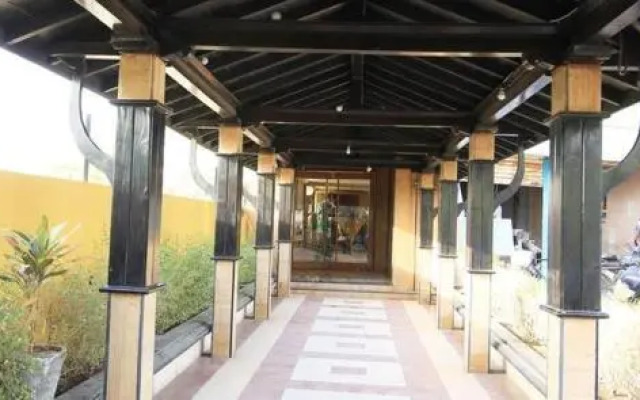 Hotel Yellow Lime