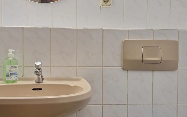 2-Rent Group Hostel Rooms AUB162