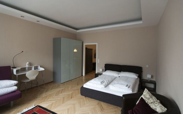 Heart of Vienna Opera House Studio