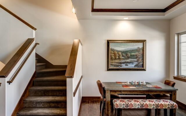 Steamboat Springs Skiers Townhouse by RedAwning