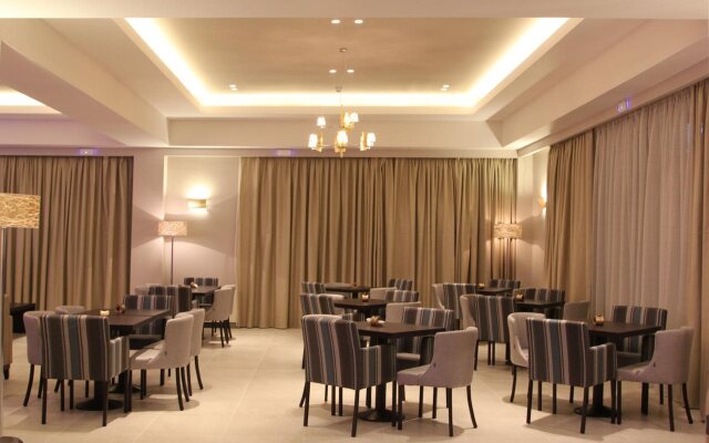 Achilles Hotel
