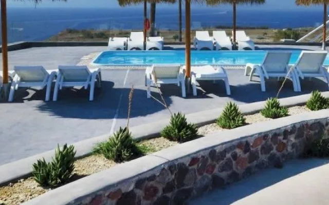 Oia's Sunset Apartments