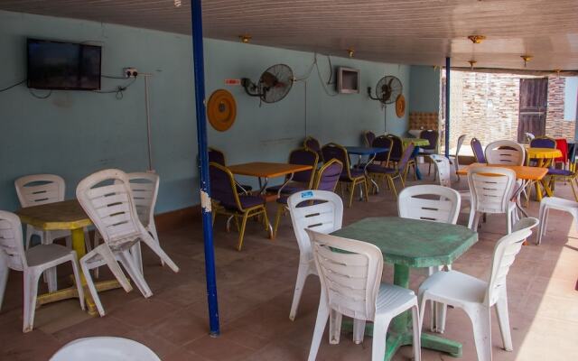 Lukham Crown Hotel
