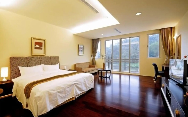 Sun Moon Lake Karuizawa Villa B&B