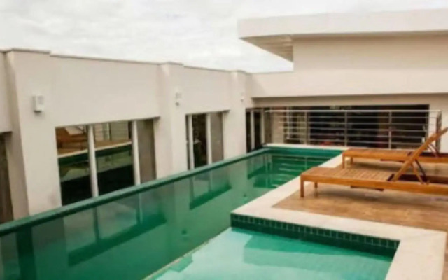 AlphaPark Hotel
