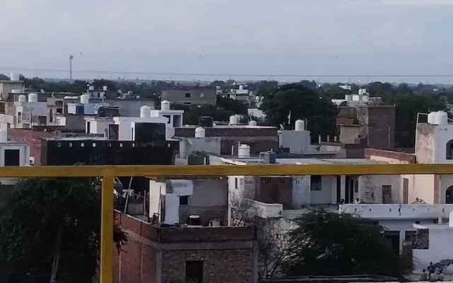 Sunrise Homestay Agra-Rooftop View Taj Mahal
