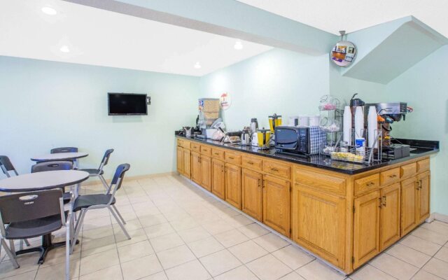 Quality Inn & Suites Howe - Sturgis