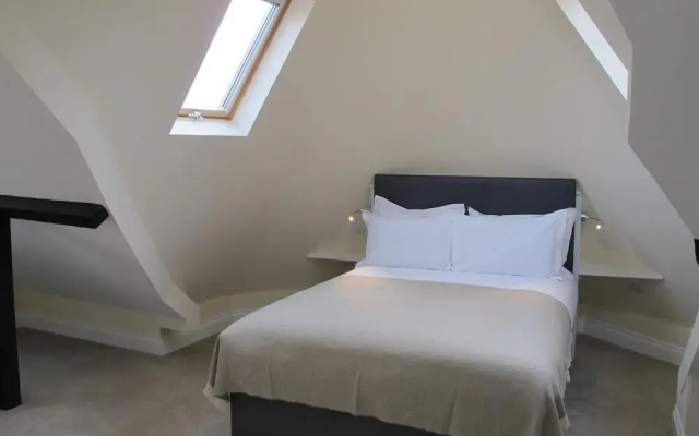 Glenlyn Hotel & Apartments