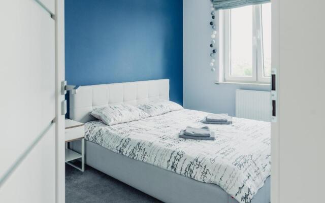 Silk Apartment - Netflix - Parking