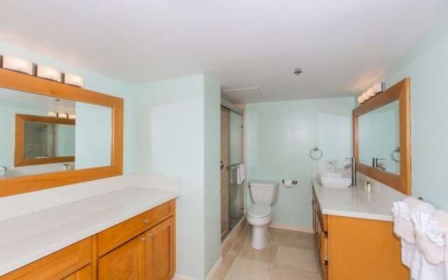 Ilikai Tower 1934 Condo with Fully Equipped Kitchen - Great for longer stays! by RedAwning