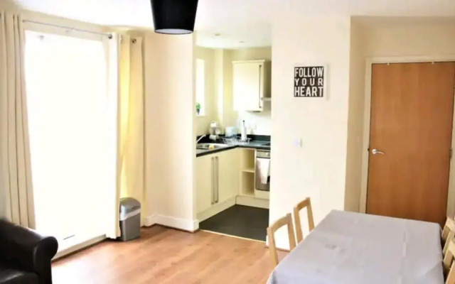 BAI Amazing 5 Sleeper Flat in London Zone 2