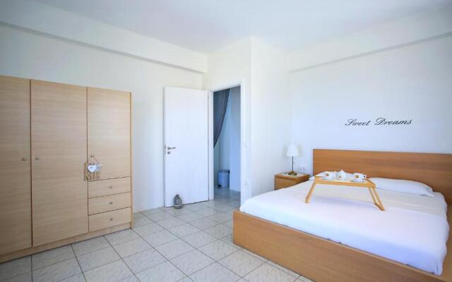 Villa With 180 Degree Sea View - Sleeps 2-6