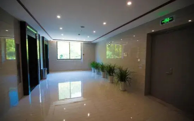 Luci No.1 Holiday Hotel