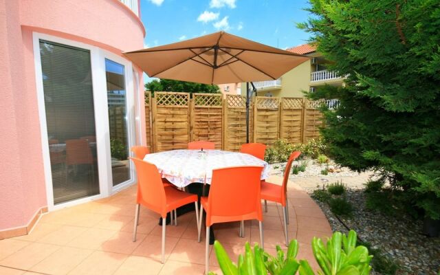 Nadica Lovorka 2 Baska Island Krk