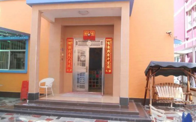 Xichong No. 1 Beach Huts
