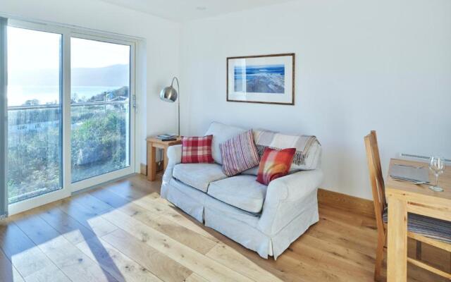 Red Watch Apartment