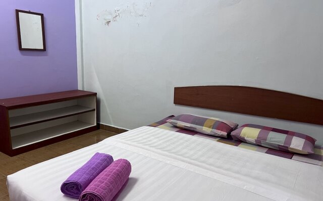 OYO 90967 Homestay Chalet Warisan Siti