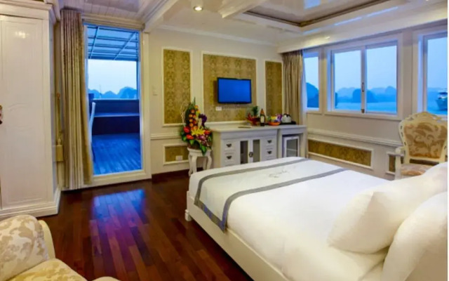 Signature Halong Cruise