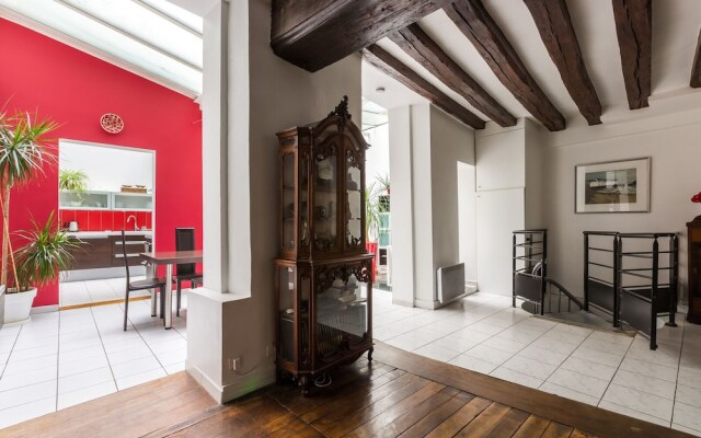 Central Escape by the Seine