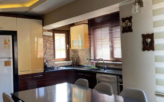 Araz Residence