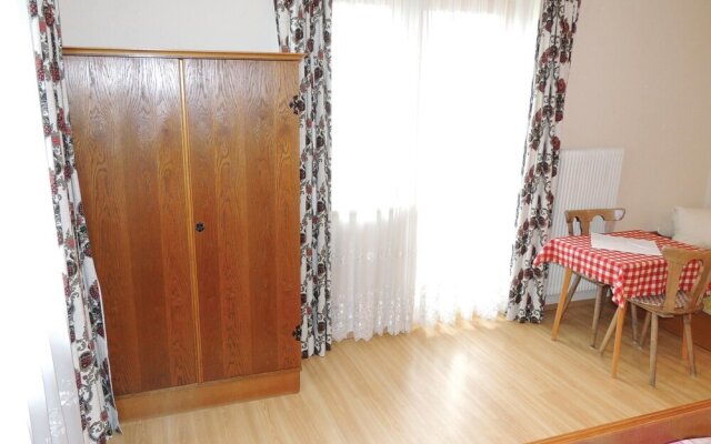 Stunning Apartment in Piesendorf With 3 Bedrooms and Wifi