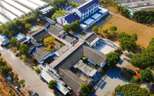 Ruyuan Culture Theme Inn