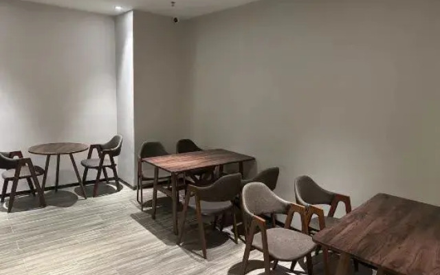 HanTing Hotel (Linyi Hedong Airport)