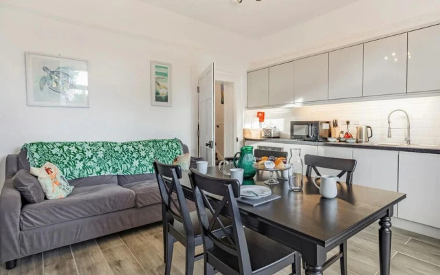 Lovely Villa 3 Kings 1double Sofa bed