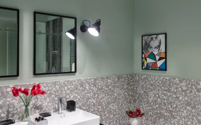 Lady Rose Privilege Suite