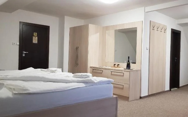 Hotel & Restaurant Pod Kaštany