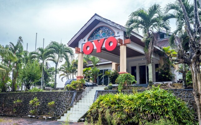 Hotel Pelangi Harapan by OYO Rooms