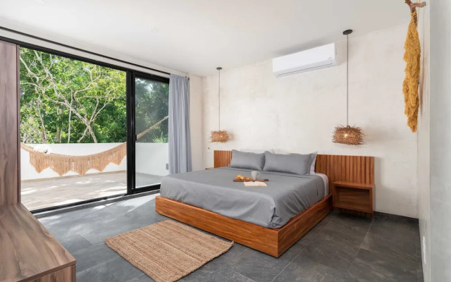 Twelve O’Clock Luxury Villas
